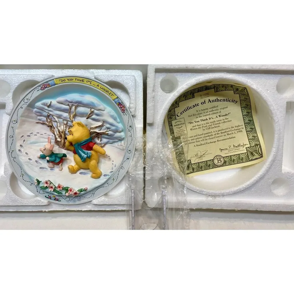 Winnie the Pooh Do You Think It's...A Woozle? Disney Bradford Exchange 3D Plate